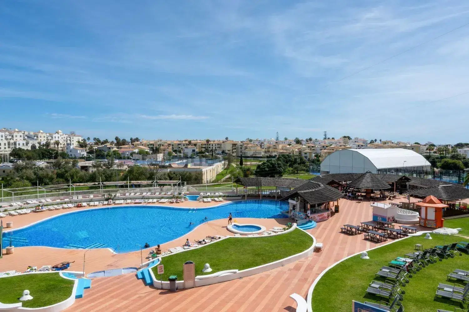 As piscinas do Hotel Paraíso de Albufeira